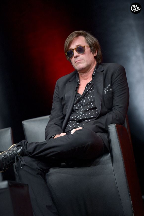 Thomas Dutronc assistant à la cérémonie de remise du Prix Lumière lors du 12e Festival du film Lumière, le 16 octobre 2020 à Lyon, en France. Photo de Julien Reynaud/APS-Medias/ABACAPRESS.COM
