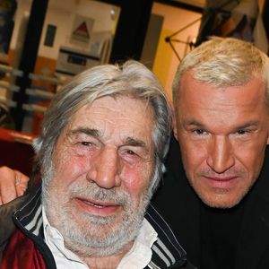 Jean-Pierre Castaldi et son fils Benjamin Castaldi - Vernissage de l'exposition Jean Gabin à l'Espace Landowski / Musée des Années 30 à Boulogne-Billancourt le 8 mars 2022. © Coadic Guirev/Bestimage