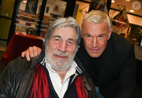 Jean-Pierre Castaldi et son fils Benjamin Castaldi - Vernissage de l'exposition Jean Gabin à l'Espace Landowski / Musée des Années 30 à Boulogne-Billancourt le 8 mars 2022. © Coadic Guirev/Bestimage