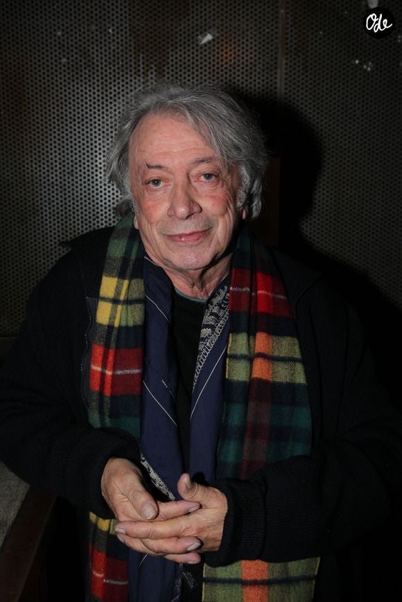 "Rassurez-vous, je n’ai aucun souci financier."

Exclusif - Hervé Vilard - Backstage du concert de Jean-Jacques Debout au Café de la Danse à Paris le 30 novembre 2025. © Philippe Baldini/Bestimage