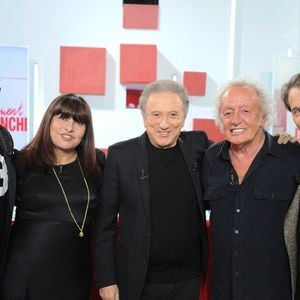 Exclusif - Pascal Obispo, Geneviève Delpech, Michel Drucker, Didier Barbelivien et Bénabar lors de l'enregistrement de l'émission "Vivement dimanche" au studio Rive Gauche, présentée par M. Drucker avec une diffusion sur France 3 le 1er février 2026. © Guillaume Gaffiot/Bestimage