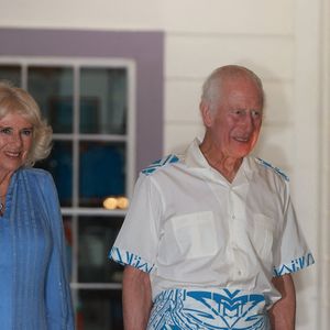 Le roi Charles III d'Angleterre et la reine consort Camilla Parker Bowles lors d'une réception au musée Robert Louis Stevenson dans les Iles Samoa, à l'occasion de leur visite en Australie. Le 25 octobre 2024
© Ian Vogler / MirrorPix / Bestimage