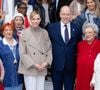 Albert et Charlène de Monaco étaient de sortie ! 

Albert et Charlene de Monaco remettent les cadeaux aux personnes âgées au siège de la Croix Rouge, dans le cadre des célébrations de la Fête Nationale monégasque. © Olivier Huitel / Pool Monaco / Bestimage