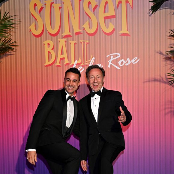 L’écart d’âge et la personnalité de Yori apportent une énergie nouvelle et positive à Stéphane Bern, qui se libère des contraintes de son image publique.

Yori Bailleres et son compagnon Stéphane Bern durant la 69ème édition du Bal de la Rose dans la Salle des Étoiles du Sporting Monte-Carlo à Monaco, le 29 mars 2025. © Bruno Bebert / Pool Monaco / Bestimage