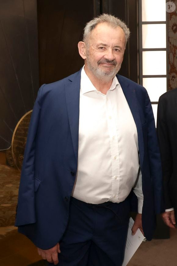 Exclusif - Guillaume Sarkozy au déjeuner du Chinese Business Club, avec C.Hanouna comme invité d’honneur, à Paris, France, le 19 juin 2025. © Jack Tribeca/Bestimage