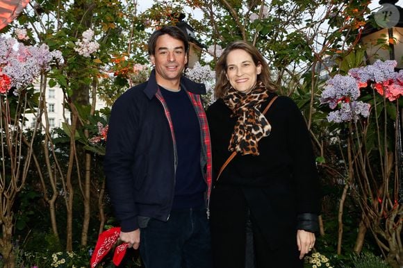 Julian Bugier est marié à Claire Fournier depuis des années.

Julian Bugier et sa femme Claire Fournier - Remise du prix littéraire "Closerie des Lilas" à la Closerie des Lilas, à Paris. © Christophe Clovis / Bestimage