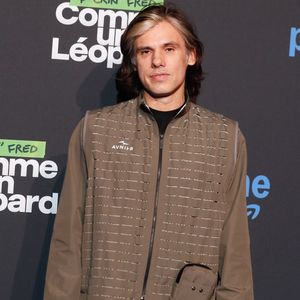 Il découvre une armure ancestrale qui se greffe à lui.

Orelsan (Aurélien Cotentin) - Avant-première du documentaire "FCKIN' FRED Comme un léopard" au Grand Rex à Paris, France, le 22 février 2025. © Christophe Clovis / Bestimage