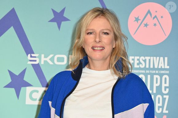 Karin Viard, rétablie, va donc pouvoir assister comme prévu, ce mardi 17 décembre 2024, à la soirée prévue en son honneur, avec la projection du long-métrage "Une nuit, mélodrame romantique".

Karin Viard arrive à la cérémonie de clôture du 27e Festival du film de comédie à L'Alpe d'Huez, France, le 20 janvier 2024.