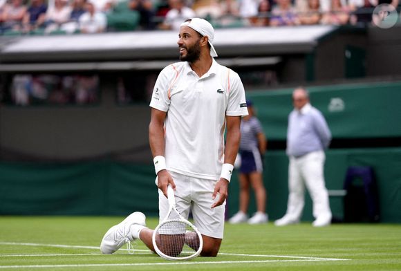 Laurent Lokoli réagit lors de son match contre Casper Ruud (non représenté) le premier jour du tournoi de Wimbledon 2023 au All England Lawn Tennis and Croquet Club de Wimbledon. Date de la photo : lundi 3 juillet 2023. ... Wimbledon 2023 - Jour 1 - All England Lawn Tennis and Croquet Club ... 03-07-2023 ... Londres ... Royaume-Uni ... Crédit photo : John Walton/PA Wire.