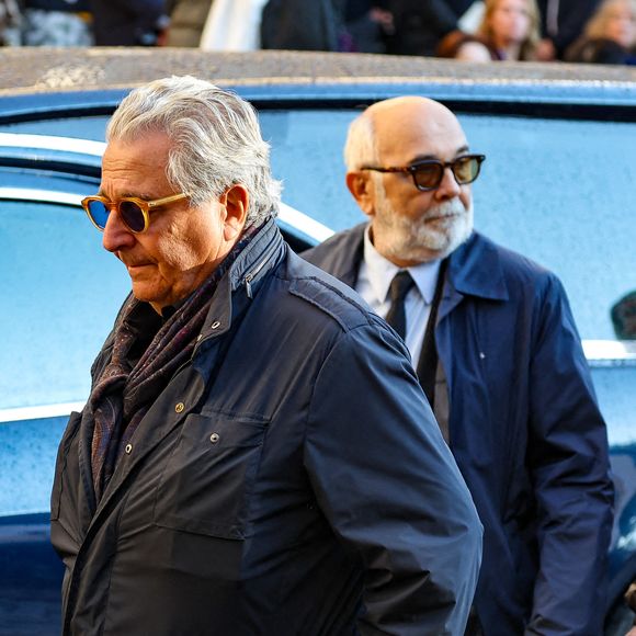 Christian Clavier, Gérard Jugnot - Sortie des Obsèques de Michel Blanc en l'église Saint-Eustache à Paris, le 10 octobre 2024. © Moreau / Jacovides / Bestimage