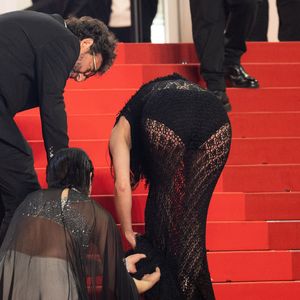 Heureusement, plus de peur que de mal. Ses camarades, particulièrement réactifs, sont immédiatement intervenus.

Noémie Merlant, Marion Cotillard - Montée des marches du film " Roma elastica " lors du 79ème Festival International du Film de Cannes, le 20 mai 2026. © Jacovides-Moreau / Bestimage