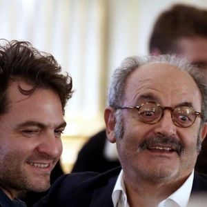 Le chanteur M (Matthieu Chedid) et son père Louis Chedid - Audrey Azoulay a fait Commandeur de l'ordre des Arts et des Lettres, Louis Chedid dans le salon du Ministère à Paris, le 25 Octobre 2016. © Dominique Jacovides/Bestimage