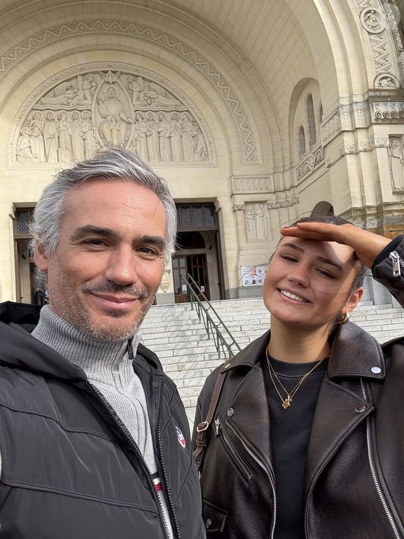 Photo : L'acteur de "Premiers baisers" a annoncé que sa fille Eva, 16 ans,  a été retrouvée Arnaud Riverain et sa fille Eva - Purepeople