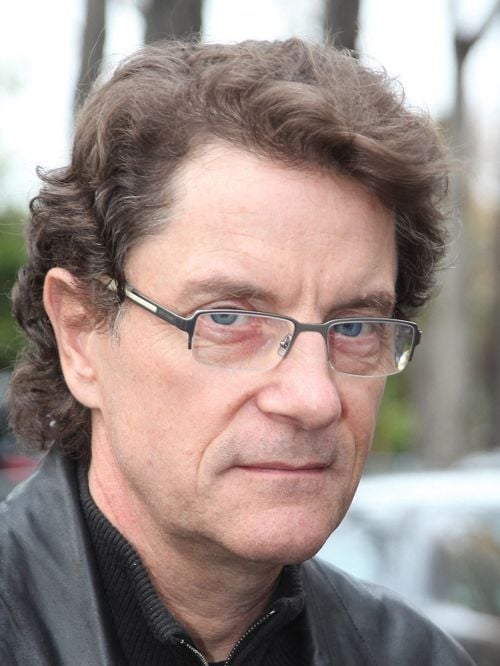 Francis Cabrel : Ce cadeau impérissable qu'il a fait à ses trois filles, Aurélie, Manon et Thiu