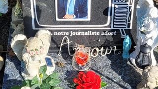 EXCLU Jean-Pierre Pernaut repose dans un lieu champêtre, dans une modeste tombe (très) décorée par sa famille