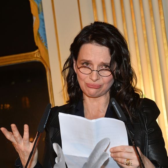 Juliette Binoche reçoit le "French Cinema Award Unifrance" au Ministère de la Culture à Paris, le 19 janvier 2018. © CVS/Veeren/Bestimage