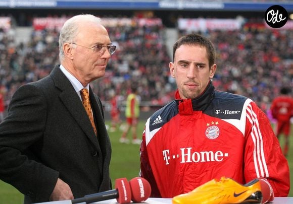 Une hargne de vaincre qui rappelle celle de son père, légende du club allemand où il a brillé de 2007 à 2019.

Archives - Franz Beckenbauer, légende du football mondial, est mort © Imgo / Panoramic / Bestimage