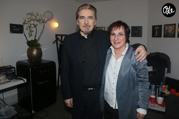 Le chanteur a expliqué être convaincu, comme son amie, qu'il existe "quelque chose" après la vie.

Serge Lama et Marie-Paule Belle en backstage du concert de Serge Lama à la salle Pleyel à Paris, France, le 23 novembre 2017. 

© CVS/Bestimage
