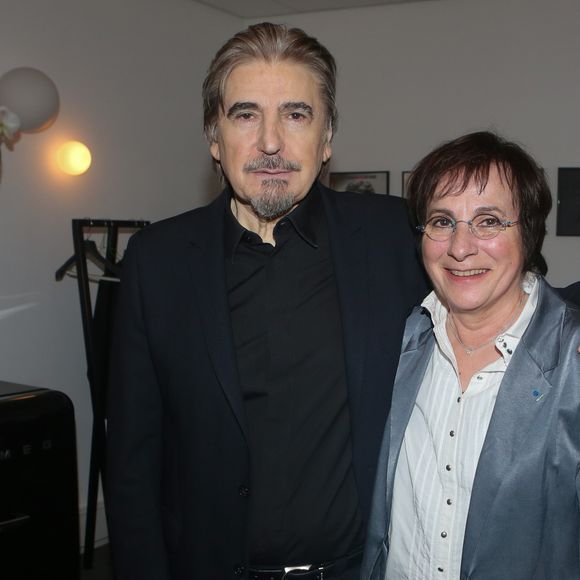Le chanteur a expliqué être convaincu, comme son amie, qu'il existe "quelque chose" après la vie.

Serge Lama et Marie-Paule Belle en backstage du concert de Serge Lama à la salle Pleyel à Paris, France, le 23 novembre 2017. 

© CVS/Bestimage