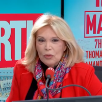 Du grand Amanda Lear ! Sa grande annonce au sujet des hommes fait sourire