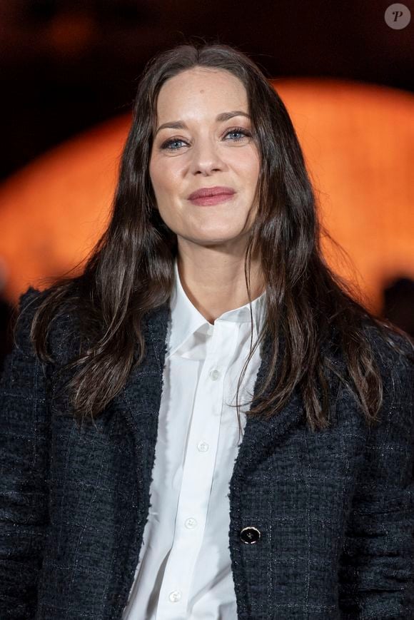 Pour le tournage d'un film

Marion Cotillard - Photo Call du Défilé de mode Chanel Collection Printemps-Été 2026 dans le cadre de la Fashion Week de Paris, France, le 6 octobre 2025.
 
© Olivier Borde / Bestimage