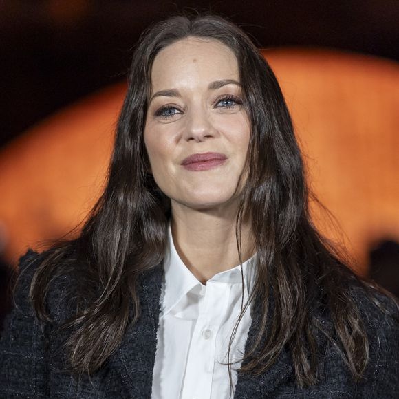 Pour le tournage d'un film

Marion Cotillard - Photo Call du Défilé de mode Chanel Collection Printemps-Été 2026 dans le cadre de la Fashion Week de Paris, France, le 6 octobre 2025.
 
© Olivier Borde / Bestimage