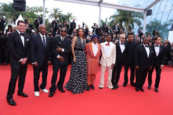 Jason Michael Berman, Denzel Washington, Elijah Wright, Jeffrey Wright, Aubrey Joseph, Ilfenesh Hadera, Spike Lee, ASAP Rocky, Wendell Pierce et Alan Fox sur le tapis rouge de Highest 2 Lowest lors du 78ème Festival de Cannes au Palais des Festivals le 19 mai 2025 à Cannes, France. Photo by Jerome Domine/ABACAPRESS.COM