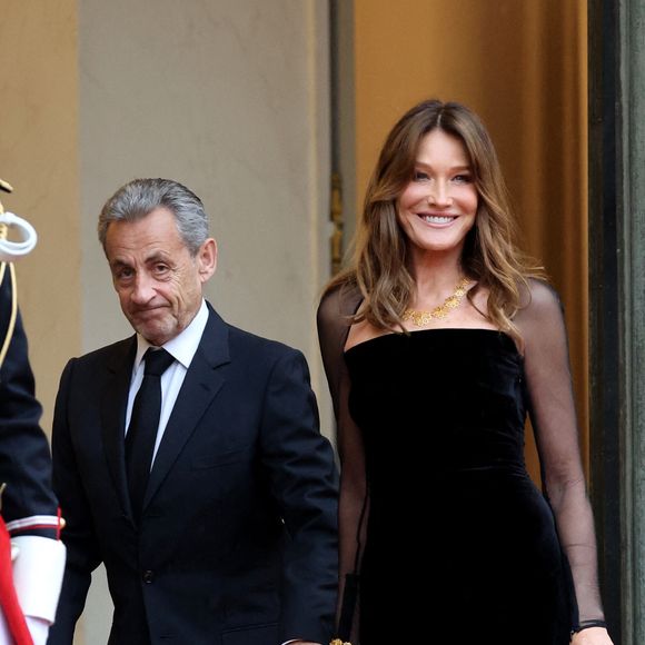 Nicolas Sarkozy et sa femme Carla Bruni (robe Ralph Lauren)  - Arrivées des personnalités au dîner d’État en l’honneur du président brésilien et de sa femme au palais présidentiel de l’Élysée à Paris le 5 juin 2025.

© Jacovides / Moreau / Bestimage
