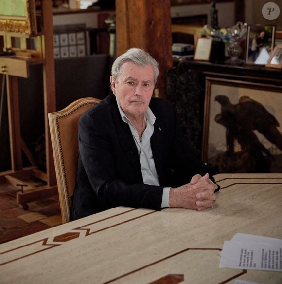 Exclusif -Premier tournage avec Alain Delon à Douchy-Montcorbo, France, le 10 avril 2021. © Cyril Moreau/Bestimage