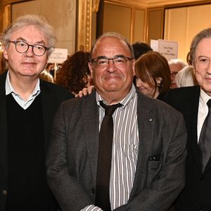 Exclusif - Prix Spécial - No web -   Dominique Besnehard, le professeur Albert Hagège et Michel Drucker . M.Drucker reçoit la médaille de Commandeur de la Légion d’honneur par le président de la République Française Emmanuel Macron au palais de l'Elysée à Paris, le 13 février 2025.
© Guillaume Gaffiot / Bestimage