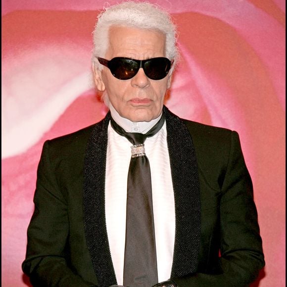 Karl Lagerfeld arrive pour assister au Bal de la Rose à Monaco le 29 mars 2008. Le Bal de la Rose est un événement caritatif annuel traditionnel dans la Principauté de Monaco.