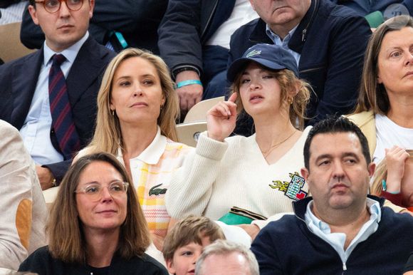 Lilou Fogli et Alice Cornillac en tribunes lors des Internationaux de France 2025 à Roland Garros le 28 mai 2025 à Paris, France. Photo de Nasser Berzane/ABACAPRESS.COM