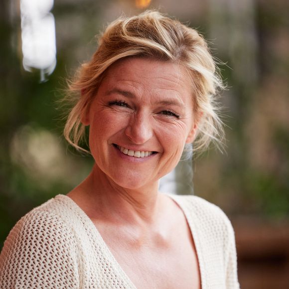 Et aucun remplaçant n'est pour l'instant pressenti.

Anne-Elisabeth Lemoine au village lors des Internationaux de France de tennis de Roland Garros 2023, à Paris, France, le 9 juin 2023. © Jacovides-Moreau/Bestimage