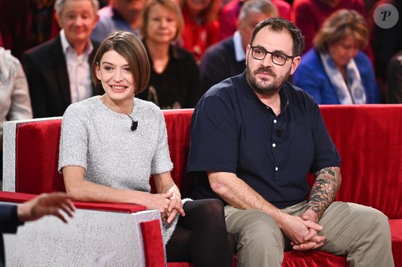 Ou encore le chef Romain Brard, champion du monde du cassoulet.
Exclusif - Le chef Romain Brard et Priscilla Picardat , champion du monde de cassoulet 2023 et 2025- Enregistrement de l'émission "Vivement dimanche" au studio Rive gauche, le 18 mars 2025, présentée par M.Drucker, et diffusée le 23 mars 2025 sur France 3.
© Guillaume Gaffiot / Bestimage