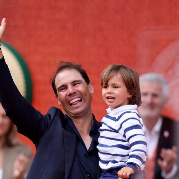 Rafael Nadal et son fils Rafael Junior - Hommage à Rafael Nadal lors des internationaux de France de tennis à Rolnd Garros le 25 mai 2025.

© Dominique Jacovides / Cyril Moreau / Bestimage