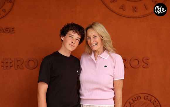Elle décrit son fils comme un véritable “cadeau de la vie” qui la dynamise au quotidien.

Estelle Lefébure et son fils Giulano Ramette au photocall du village lors des Internationaux de France de Tennis de Roland Garros 2026, à Paris, France, le 29 mai 2026. © Dominique Jacovides/Bestimage