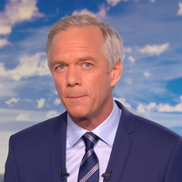 "Quand le réveil sonne très tôt..." : Julien Arnaud quitte France 2 et le JT de 20 heures, il prend la parole pour sa dernière apparition sur la chaine