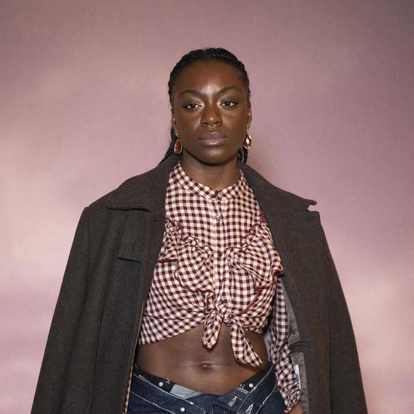 La participante de l'émission de télé-réalité "Star Academy" Sarah N'Dri Youetto assiste à la première mondiale de la saison 4 de "Bridgerton" au Palais Brongniart le 14 janvier 2026 à Paris, France. Photo par Eliot Blondet/ABACAPRESS.COM