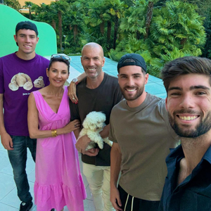 Toute la petite famille a profité du cadre somptueux.
La famille de Zinedine Zidane