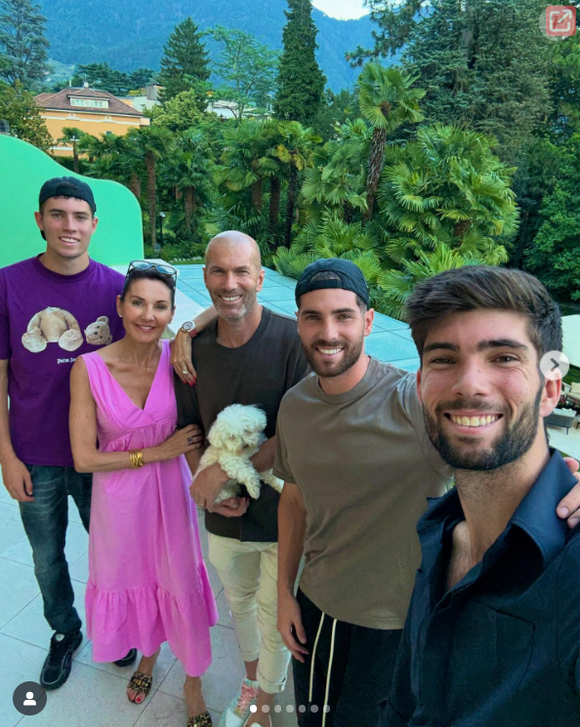 Toute la petite famille a profité du cadre somptueux.
La famille de Zinedine Zidane