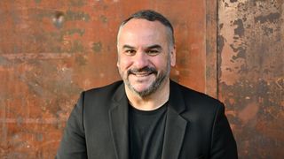 François-Xavier Demaison s'offre un moment privilégié avec une vue imprenable sur l’océan (le menu est à 79 euros)