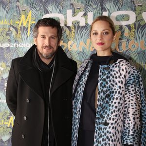 Exclusif - Guillaume Canet et Marion Cotillard - Dîner de gala de la fondation Akuo suivi d’un concert privé de M.Chedid avec le collectif LAMOMALI au cabaret Lido, à Paris, France, le 17 janvier 2018. La Fondation Akuo entreprend et soutient des projets de développement durable sociaux et environnementaux.Elle offre à ses partenaires la possibilité de s’engager à ses côtés, en faveur de populations défavorisées en France et dans le monde entier. La mission de la Fondation Akuo se décline en 4 domaines d’intervention: donner accès à des sources d’énergies renouvelables continues et durablement compétitives, donner accès à l’éducation et à la connaissance, donner accès à l’eau et aux services de santé et préserver l’environnement et la biodiversité. © Denis Guignebourg/Bestimage