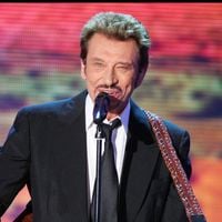 Un chanteur français très populaire écarté de l'entourage de Johnny Hallyday sans explication : "J'ai été rayé de la carte"