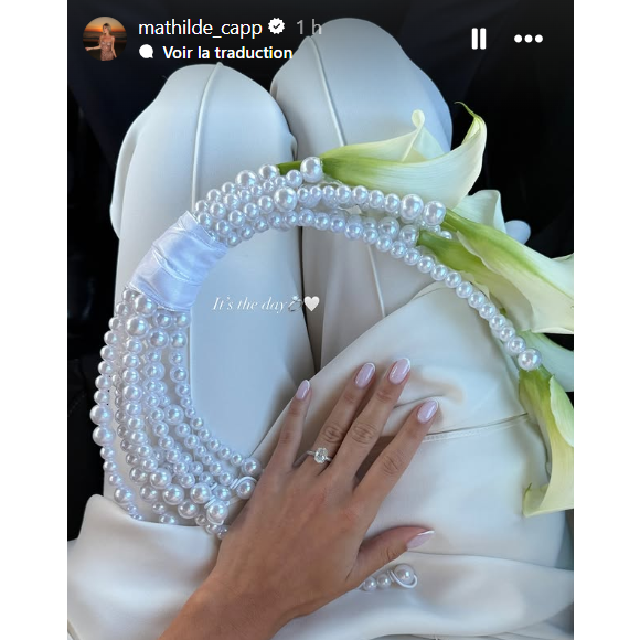 Mathilde a elle-même publié dans sa story une photo de sa main ornée de son alliance avec le message : "C’est le jour !".

Story Instagram de Mathilde Cappelaere le 30 août 2025.