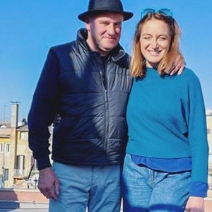 L'ancien Monsieur Sport de France Télévisions a changé de vie

Pierre Sled et sa nouvelle épouse Barbara sur les toits de Rome en 2023