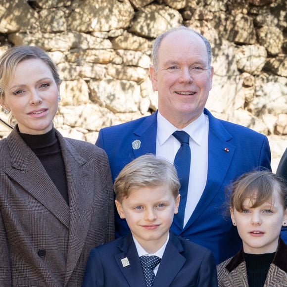 Le prince Albert II de Monaco, La princesse Charlène de Monaco, La princesse Gabriella de Monaco, comtesse de Carladès, Le prince Jacques de Monaco, marquis des Baux lors d'une visite au Fort la Latte, Château de La Roche Goyon à Plévenon le 9 avril 2025. Le donjon fut érigé vers 1350 par Etienne III de Goyon, seigneur de Matignon

© Olivier Huitel / Pool / Bestimage
