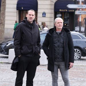 Stephen Brun et Emmanuel Petit arrivent à la cérémonie d'enterrement de Rolland Courbis à l'église de la Madeleine à Paris, France, le 14 janvier 2026. Rolland Courbis, ancien footballeur français, entraîneur et commentateur médiatique au franc-parler, est décédé à l'âge de 72 ans. Photo par Jerome Domine/ABACAPRESS.COM