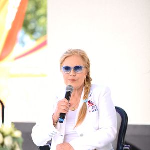 Exclusif - Sylvie Vartan - Festival des Livres et des Artistes organisé par l'association "Lecture pour Tous" engagée dans la lutte contre l'illettrisme au Mail Branly à Paris le 3 juillet 2022.
© Pierre Perusseau / Jack Tribeca / Bestimage