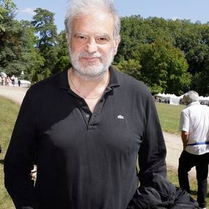 Exclusif - Raphael Mezrahi - Rendez-vous avec les écrivains lors de la 6ème édition "Les écrivains chez Gonzague Saint-Bris, la forêt des livres" à Chanceux-près-Loches. Le 25 août 2024
© Cédric Perrin / Bestimage