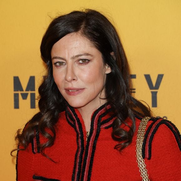 "Je ne peux pas vivre avec des fenêtres que d'un côté. Là il y a comme un jardin parce que c'est ouvert sur l'extérieure et des deux côtés il y a de la végétation", explique-t-elle.

Anna Mouglalis - Avant-première du film "Mickey 17" au cinéma Pathé Palace à Paris, le 16 février 2025.
© Guirec Coadic / Bestimage